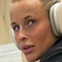 Ricikne Naken