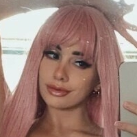 Riley Naken