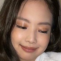 Rose Naken