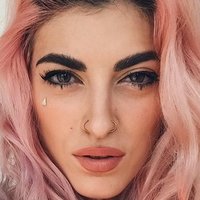 Roshelle Naken