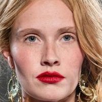 Sandra Hunke Naken