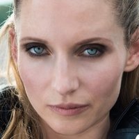 Sara Sommerfeldt Naken