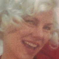 Sara Stockbridge Naken
