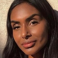 Sarah Mak Naken