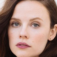 Sarah Ramos Naken