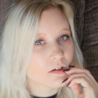 Sarah Shaye Naken
