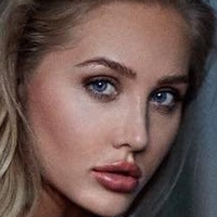 Sarah Sinclair Naken