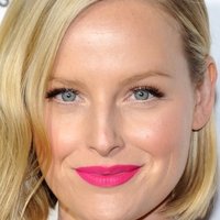Sarah Smyth Naken