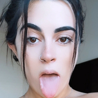 Shania Valero Naken
