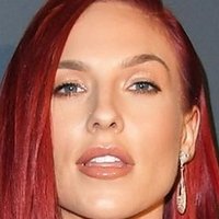 Sharna Burgess Naken