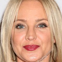 Sharon Case Naken