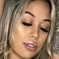 Silicone Babe Naken