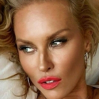 Simona Krainova Naken