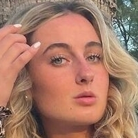 Sina-Marie Reen Naken
