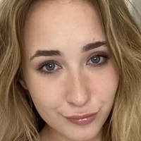 Skylar Sapphyre Naken