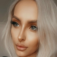 Skylar Taylor Naken