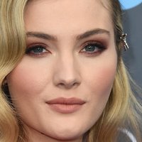 Skyler Samuels Naken