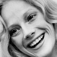 Sondra Locke Naken
