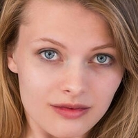 Sophie Spark Naken