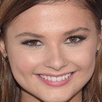 Stefanie Scott Naken