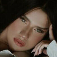 Stephanie Freitas Naken