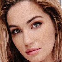 Stephanie Matto Naken