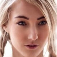 Stevie Louise Dent Naken