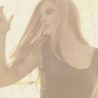 Stevie Wynne Levine Naken