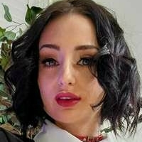Stevie Naken