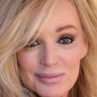 Susan Anton Naken