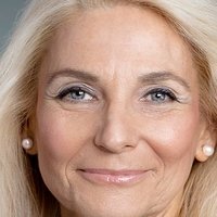 Suzanne Colin Naken