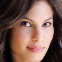 Suzy Kaye Naken