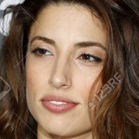 Tania Raymonde Naken