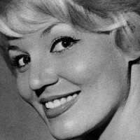 Tania Velia Naken