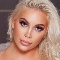 Tara Tabitha Naken