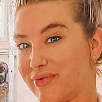 Taya Christian Naken