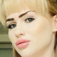 Taylaxo Naken