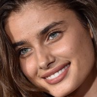 Taylor Hill Naken