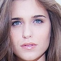 Taylor Kowald Naken
