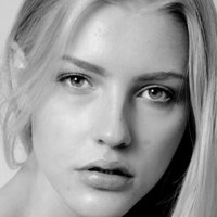 Tessa Greiner Naken