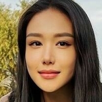 Thea Lee Naken