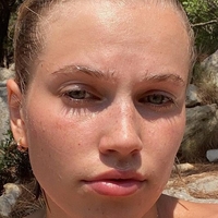 Thea Sofie Loch Naess Naken