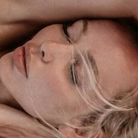 Thiisdag Naken