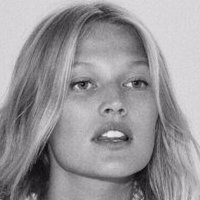 Toni Garrn Naken
