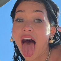 Tori Ross Naken