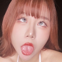 Uying ASMR Naken