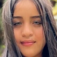 Valentina Salazar Naken