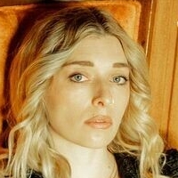 Verite Naken