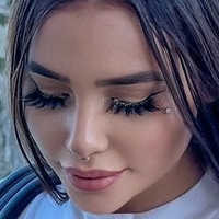 Victoria Macan Naken