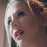 Victoria Nova Naken